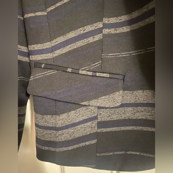 Nine West Black/Gray/Navy Blue Stripped Blazer -size 4 - Picture 5 of 6